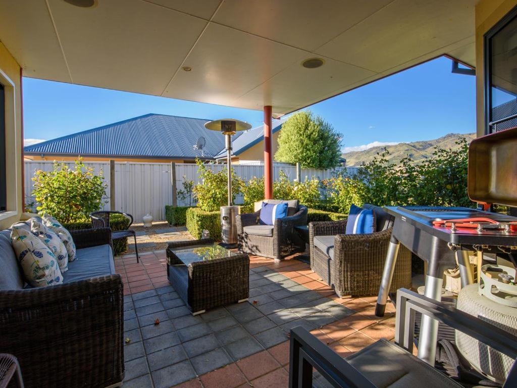 Kawarau Bay View - Cromwell Holiday Home Exterior photo